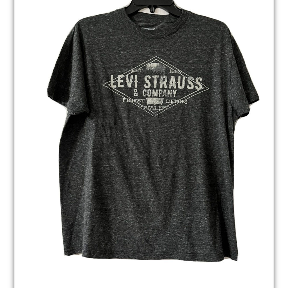 Levi’s Strauss & Co Medium Men’s Grey T-shirt Short Sleeve. 85% polyester,